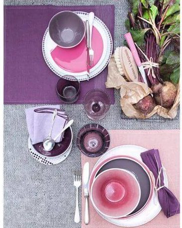 A pink and purple tableware (1)