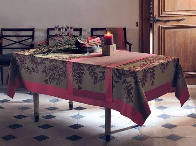 A printed tablecloth (1)