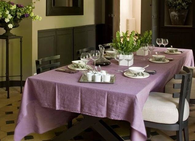A purple tablecloth (1)