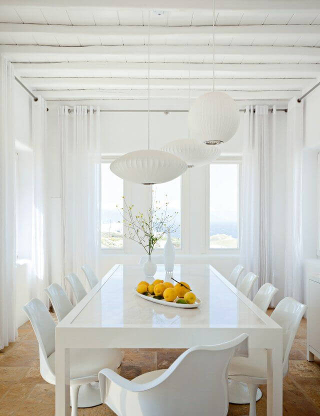 A timeless dining room in Mykonos (1)