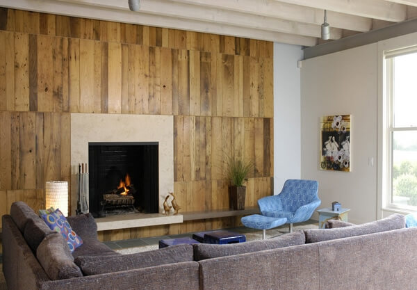 Choosing the direction of pallet wood paneling (1)