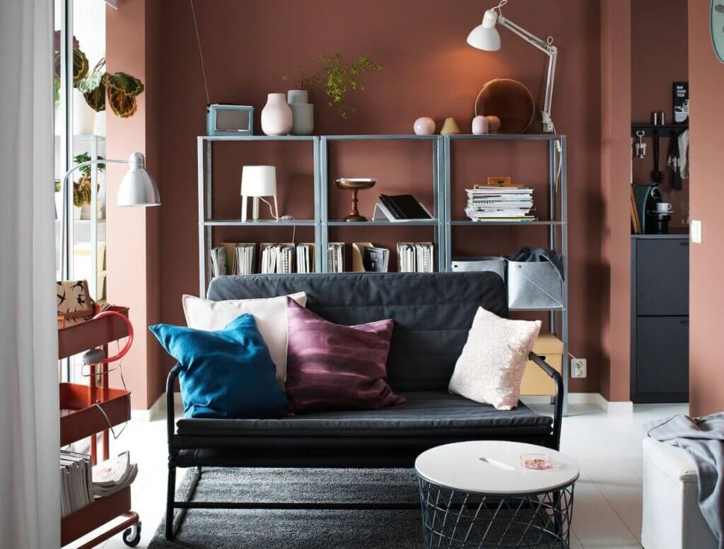 Contemporary and very cozy black living room (1)