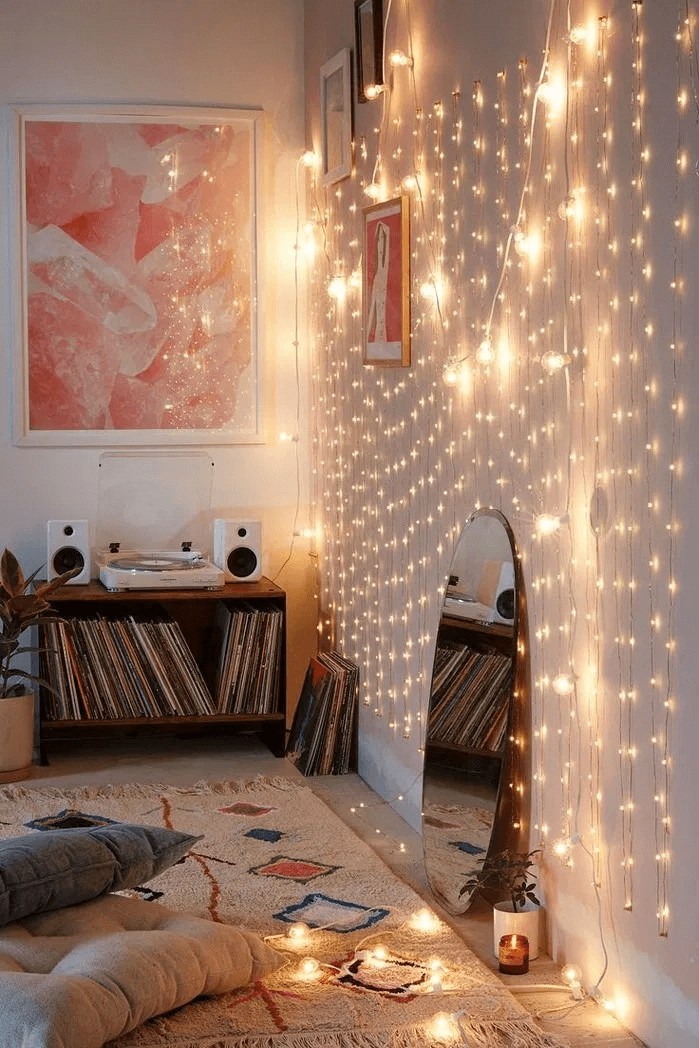 Fairy lights in a room (1)
