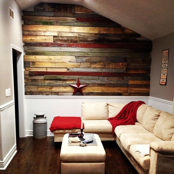 Recycled pallet wall (1)