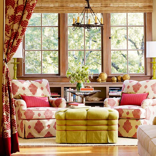 Red, brown and apple green living room