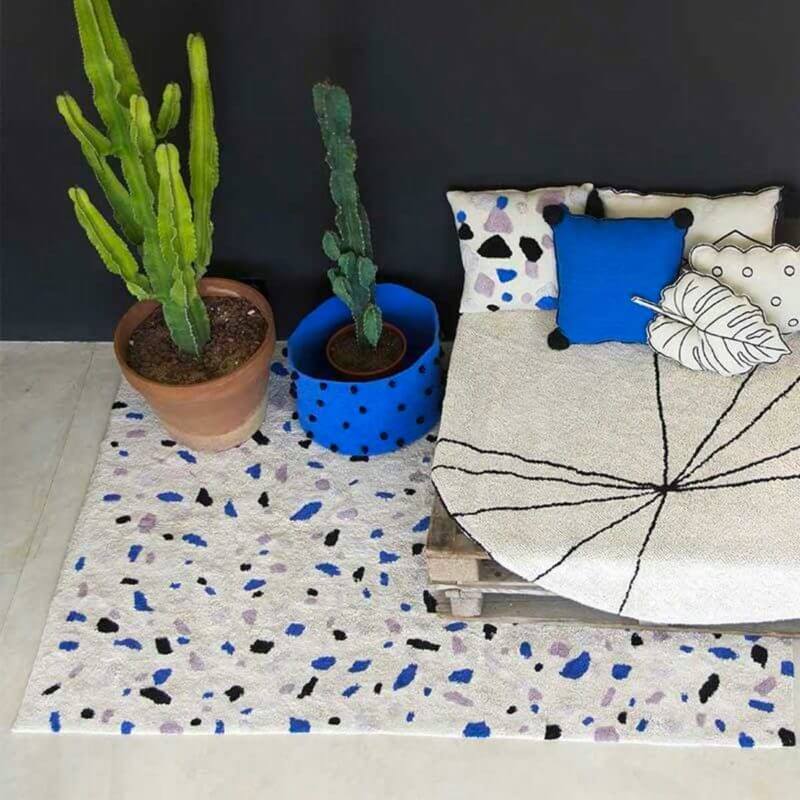 Small patterned terrazzo rug (1)
