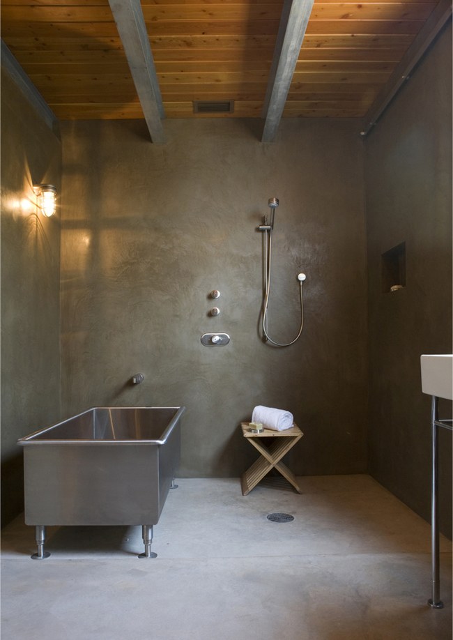 The ideal bathtubs for a workshop-style bathroom