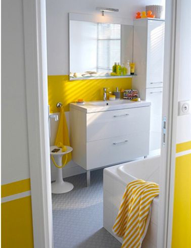 Yellow bathroom (1)