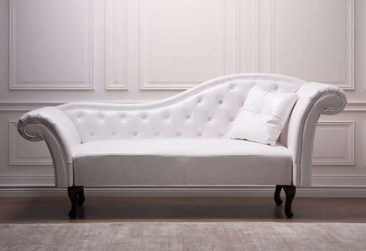 white chesterfield daybed (1)