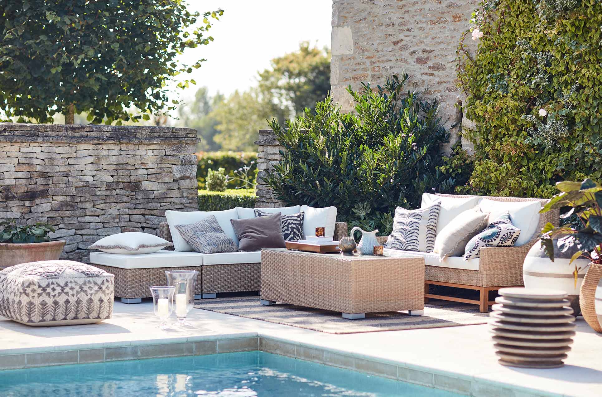 15+ Ideas to Choose the Right Furniture for Garden (1)
