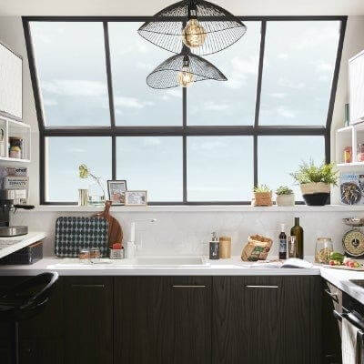 A kitchen with glass roof (1)