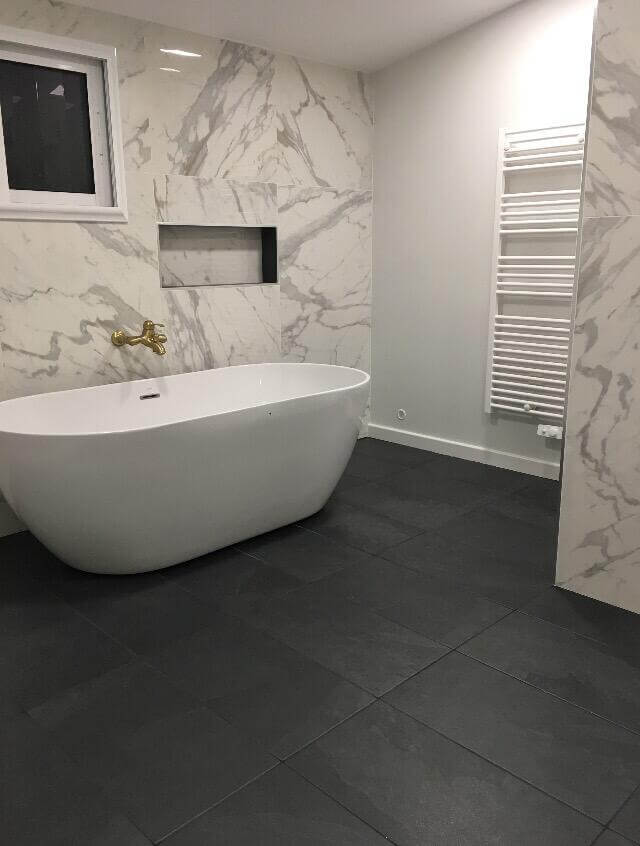 A marble bathroom (1)