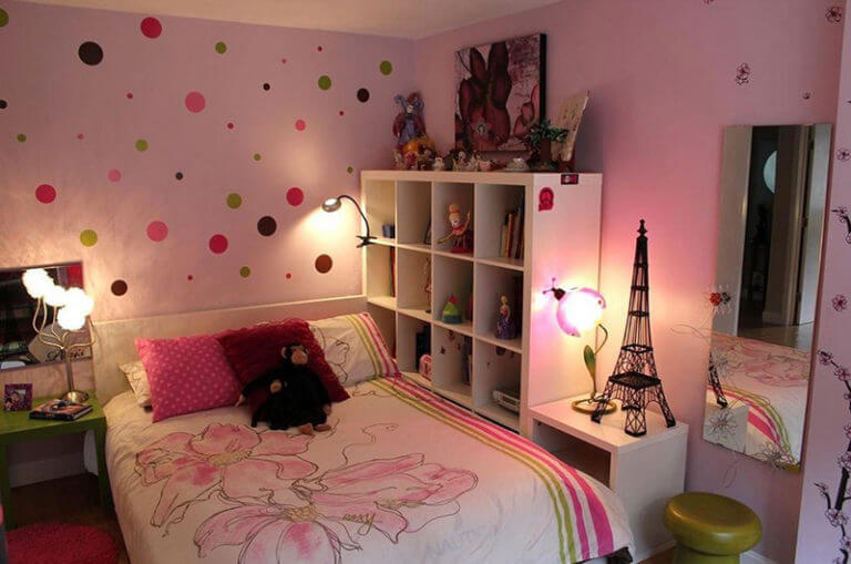 A polka dot accent wall (1)