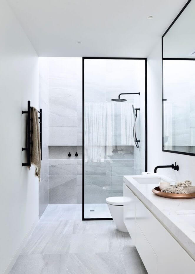 A timeless black and white bathroom (1)