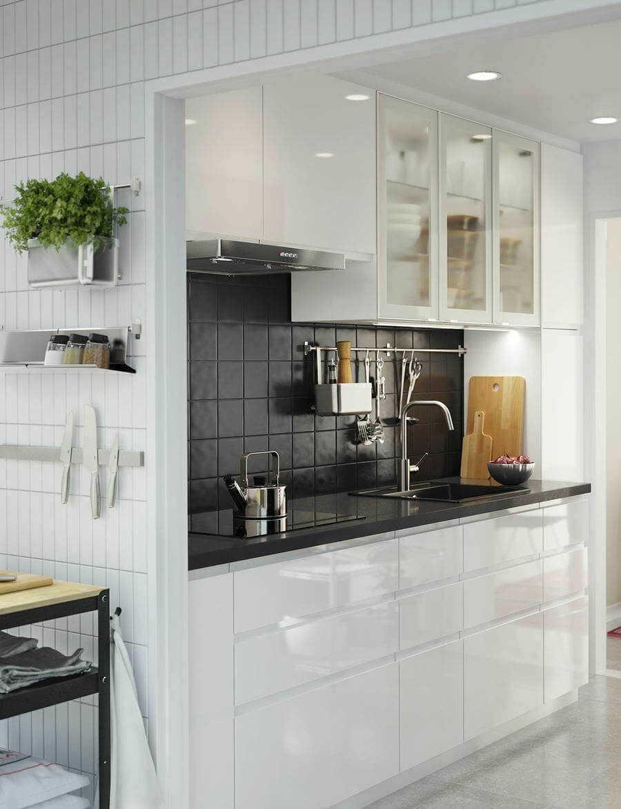 A white and black kitchen (1)