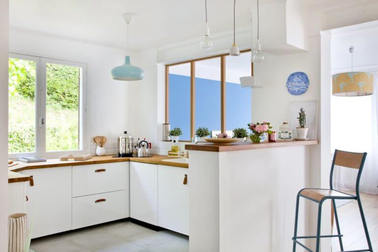 A white kitchen with wood (1)