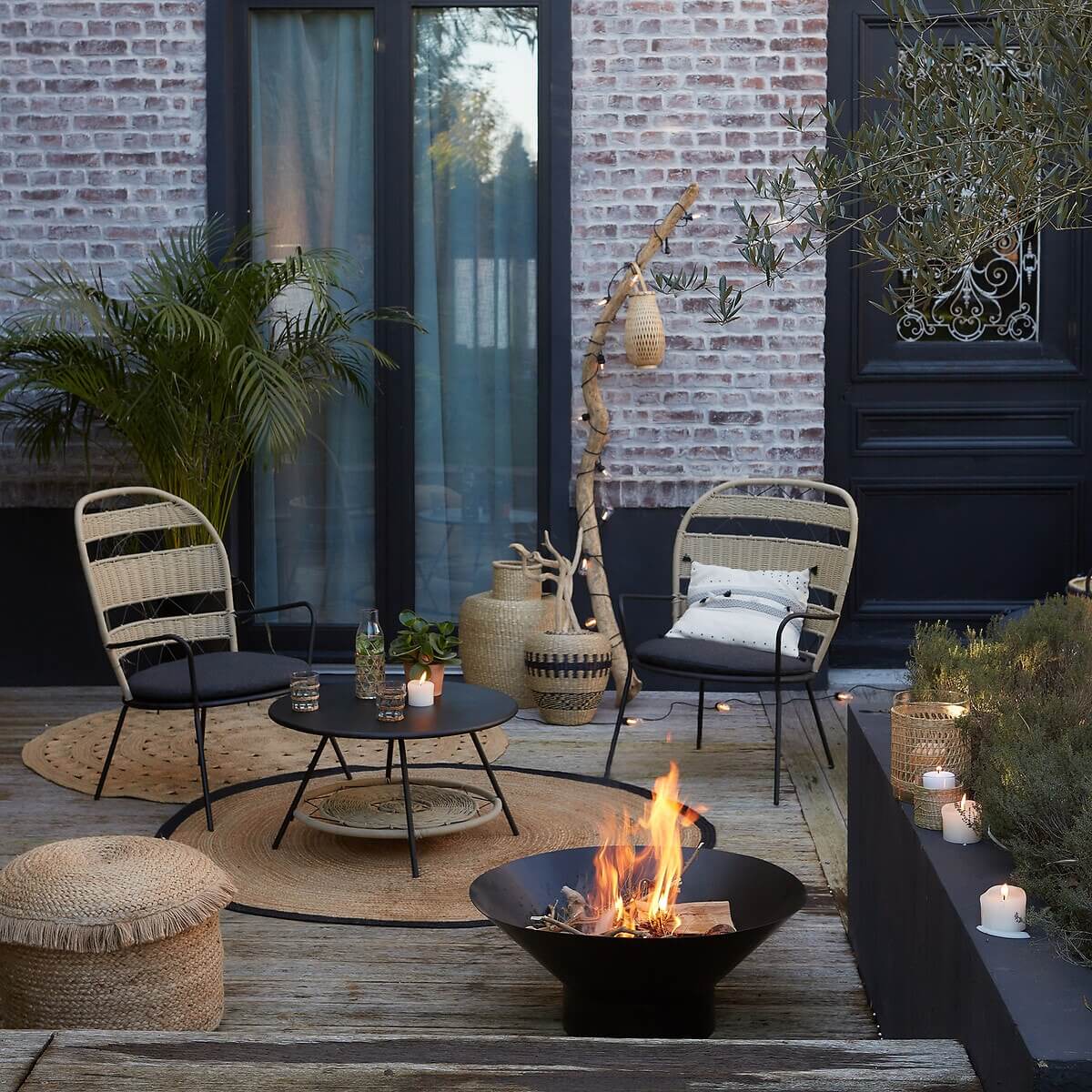 Accentuate the comfort of your patio with the help of accessories (1)