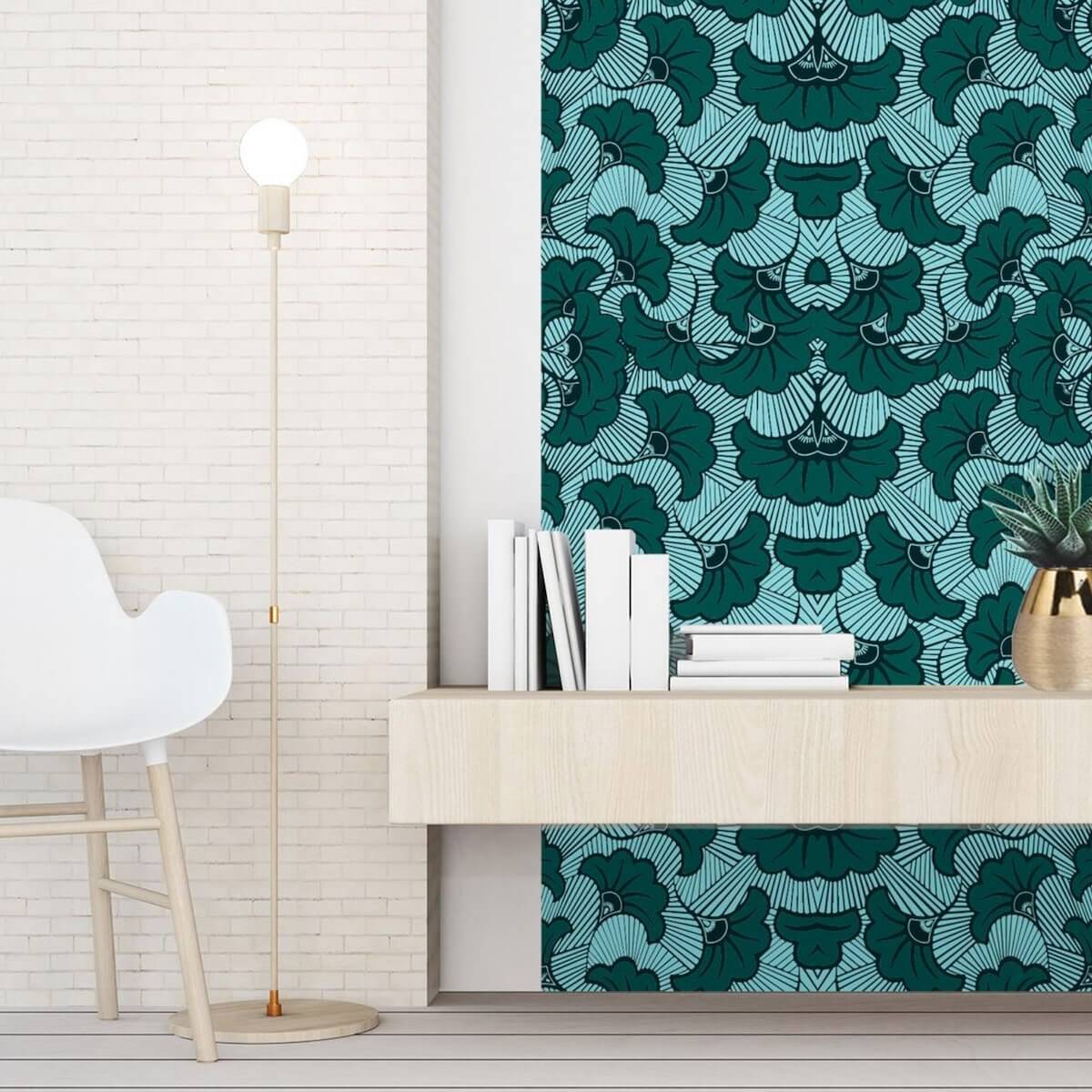 An original wall covering with wallpaper (1)