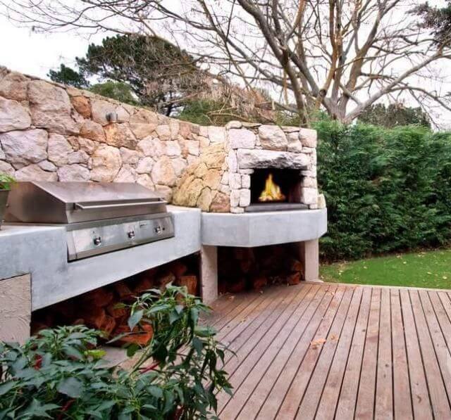 Barbecue and pizza oven (1)