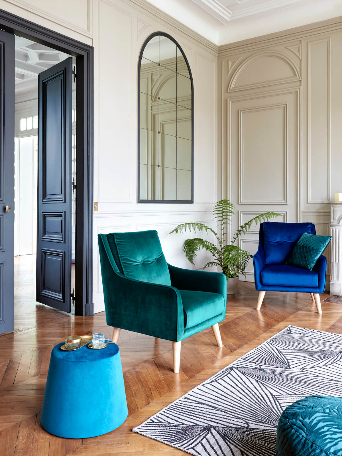 But reinvents Parisian interiors (1)