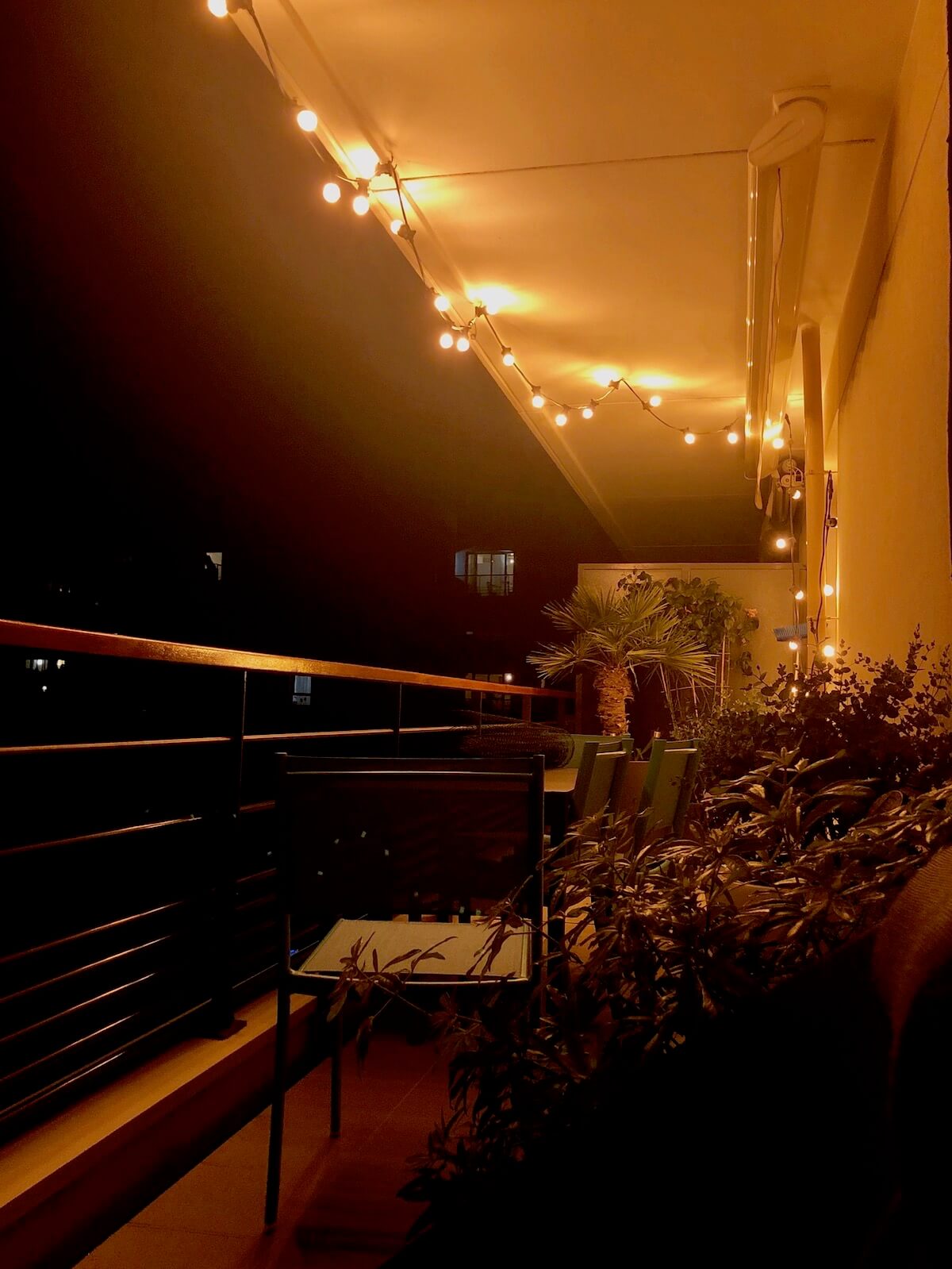 Create an atmosphere with personalized lighting on your balcony (1)