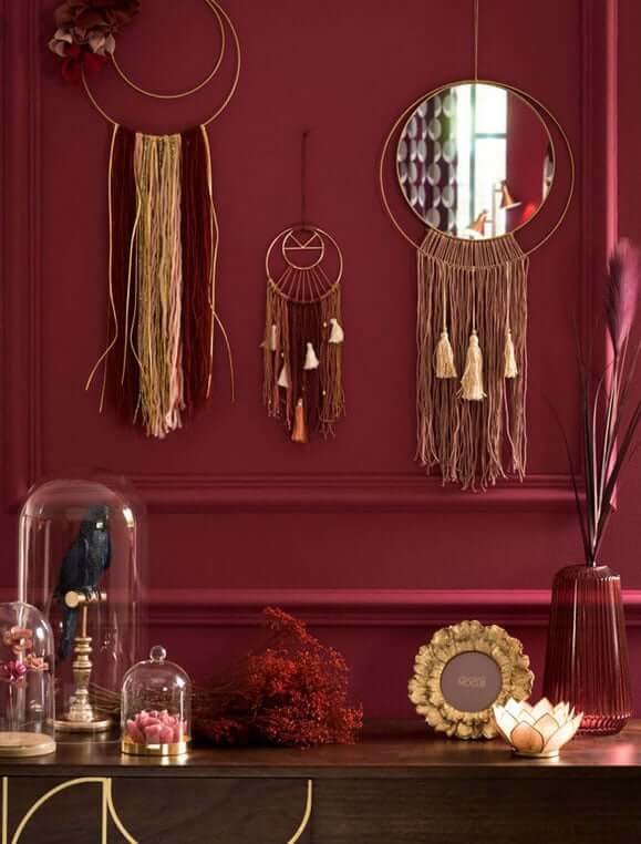 Golden accessories and burgundy (1)