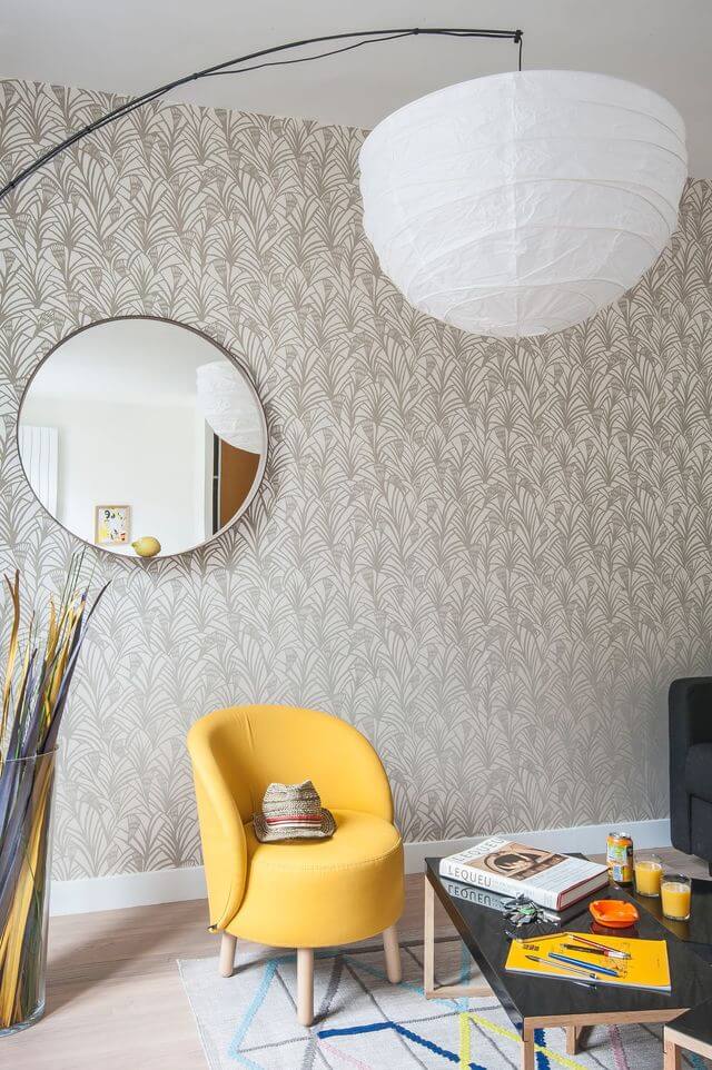 Install a yellow armchair in the living room (1)