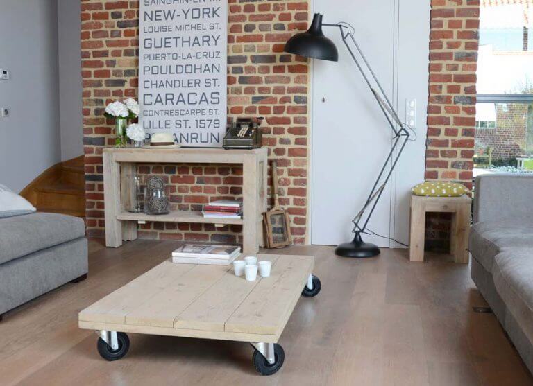 Pallet table with wheels (1)