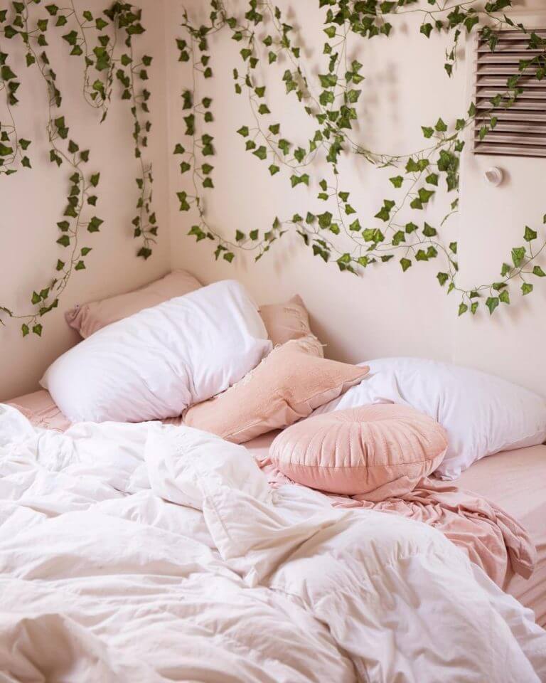Plants, your allies for decorating your pink and green bedroom1 (1)