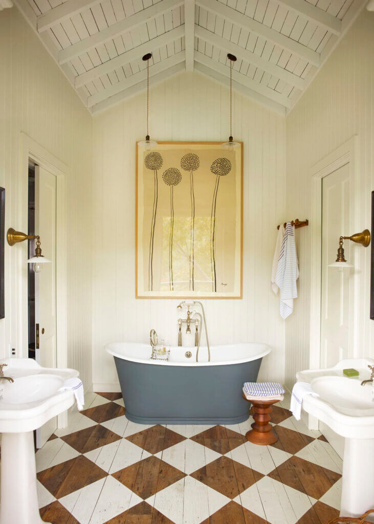 Renovate your cottage-style bathroom (1)