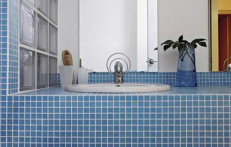 The mosaic bathroom splashback (1)