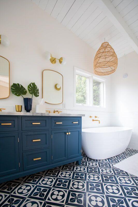 coastal bathroom with blue and white tiles (1)
