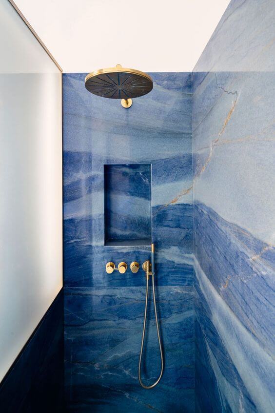 eye-catching blue bathroom (1)