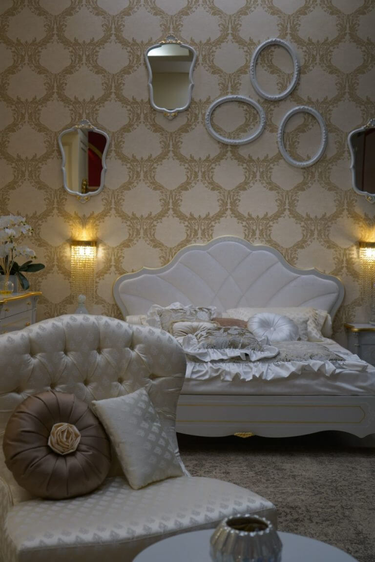 A modern and rococo bedroom (1)