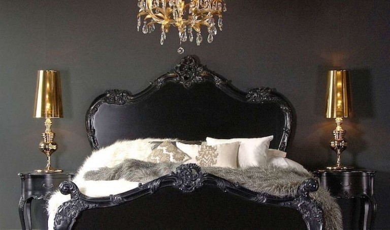 Ideas on black and gold decoration in the neo-baroque bedroom
