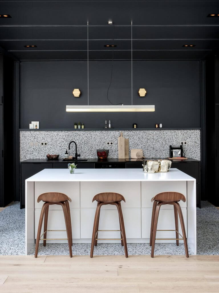 A black & white kitchen decor (1)