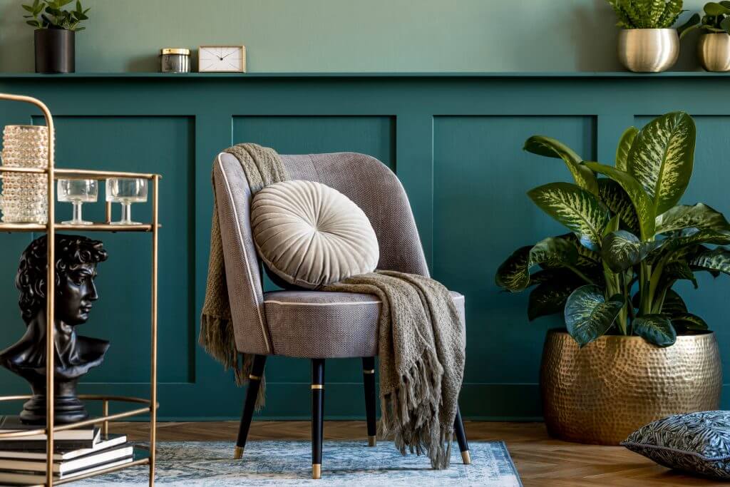 A chic decor in green-gray and peacock blue (1)