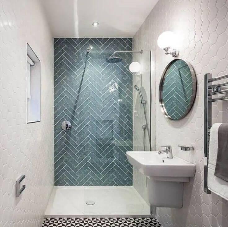 A mini bathroom in length (1)
