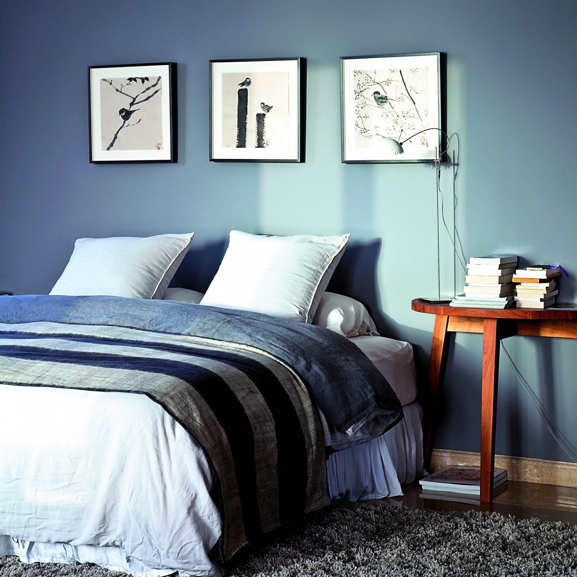 A shade of gray for the bedroom (1)