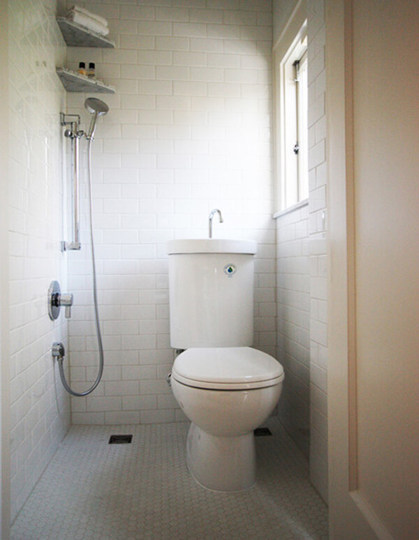A small bathroom without separation (1)