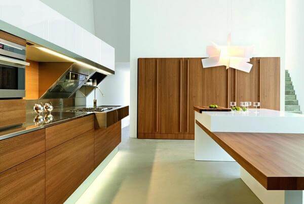 An elegant wooden kitchen (1)