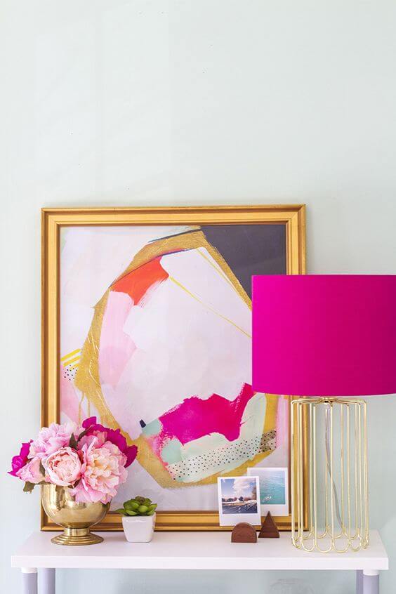 Choose decorative accessories to integrate fuchsia into your interior design (1)