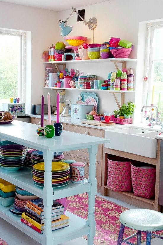 Rainbow colored dishes (1)