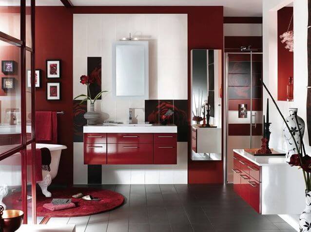 The red bathroom (1)