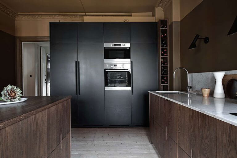 Use dark colors in the kitchen (1)