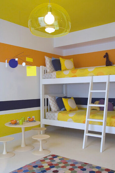 Yellow children's room (1)