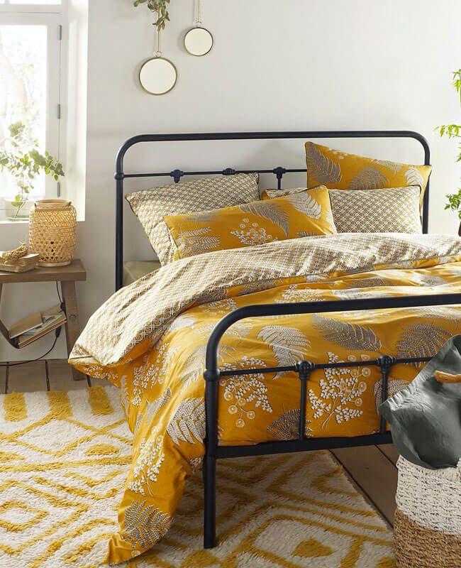 bed linen to bring a touch of mustard yellow (1)