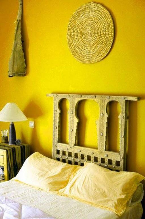 decorative element in yellow bedroom (1)