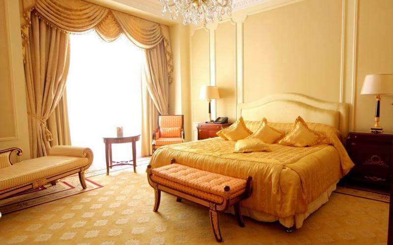 elegant and chic yellow room (1)