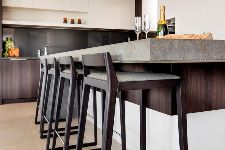 highlight natural surfaces through the modern design kitchen island (1)